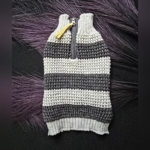 💥2/$10💥 Cut Crocheted Dog sweater size XS